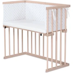 Dreamgood Beistellbett Buche Natur | Matratze Prime | Nestchen, Off-white Sternemix Caramel/platin